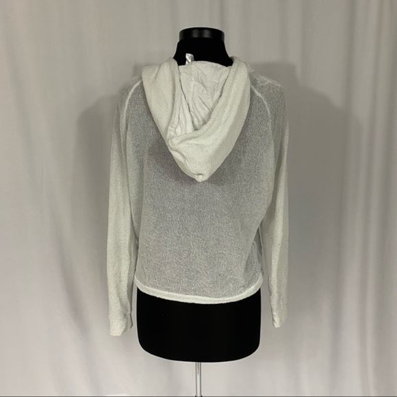 H&m Fabuleuse Sweater Top in Size Medium - Picture 2 of 5